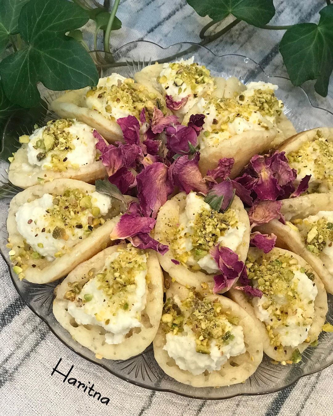 Qatayef asafiri £12 1 kg قطايف عصافيري #haritna #haritna_london #syrianfood #lebanonfood #asafiri #qatayef #sweets #authenticfood #ashta #homemadefood #حارتنا #عصافيري #قطايف #قطايف_عصافيري #حلويات_شامية#حارتنا_لندن