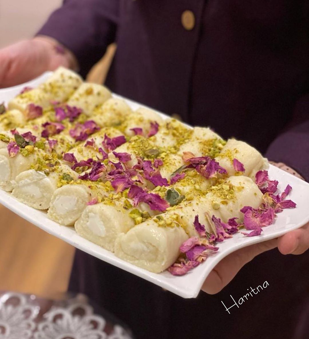 Halawit aljibn £12 1kg حلاوة الجبن #halawitjibin #halawit_aljibn #authenticfood #halawitaljibn #haritna #sweets #haritna_london #london #syrianfood #lebanesecuisine #lebanesefood #lebanescuisine #حلاوة_الجبن_الشامية #حلاوة_الجبن #اكلات_سورية #اكلات_شامية #اكلات_لبنانيه #لندن#حارتنا_لندن #حارتنا #حلويات #حلويات_شامية #حلويات_عربية