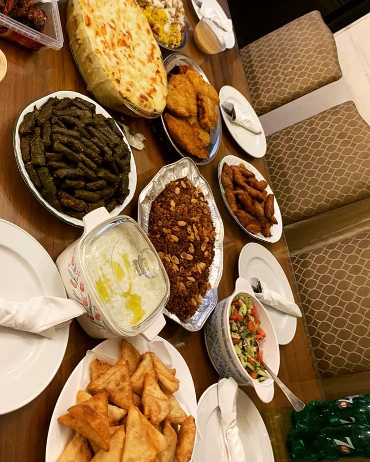 عرق الرستو لحمه مع رز خلطة والمكسرات