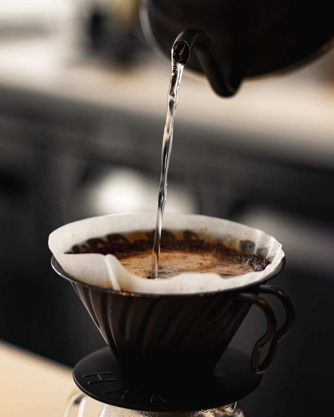 هل تعتقد إن فيه ناس مثل القهوة يعدلون لك مزاجك؟☕️ .
#be_safe #seven_grams #7_جرام #GramsOfLove #CoffeeAddicts #CoffeeLovers #SevenGramers