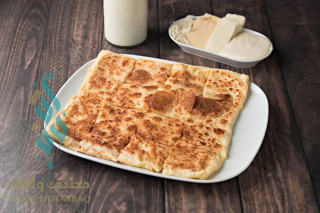 صباح الخير ☀️✨
خلي فطورك من مطبّق واقف وأطلب مطبق مكس الجبن اللذيذ