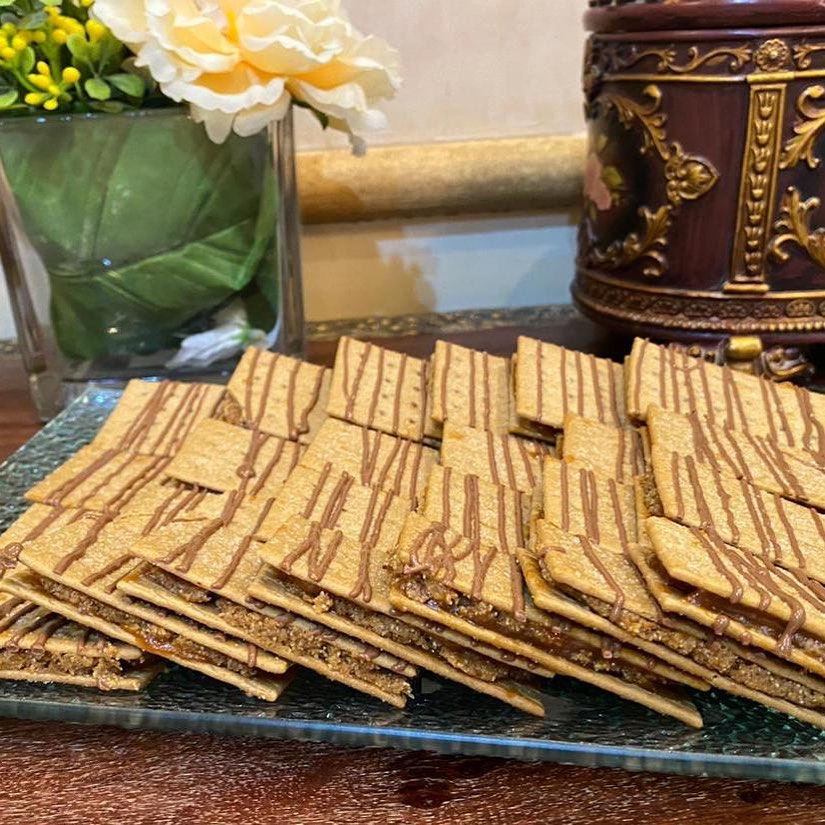 البسكوت المكرمل #مدارس#ضيافه#استقبال#حلا#حلويات#حفلات#حب#فستق#قهوه#مواليد#تمريات#تارت#توزيعات#استراحه
