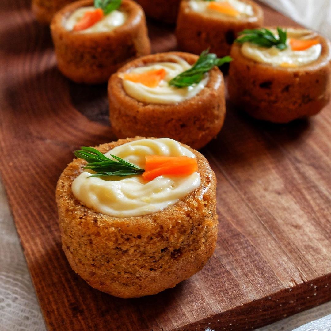 Carrot Cupcake✨
ميني كب كيك الجزر بطبقة الكريمة اللذيذه ✨
للطلب : ٢٤ حبه ب١٢٠ ريال