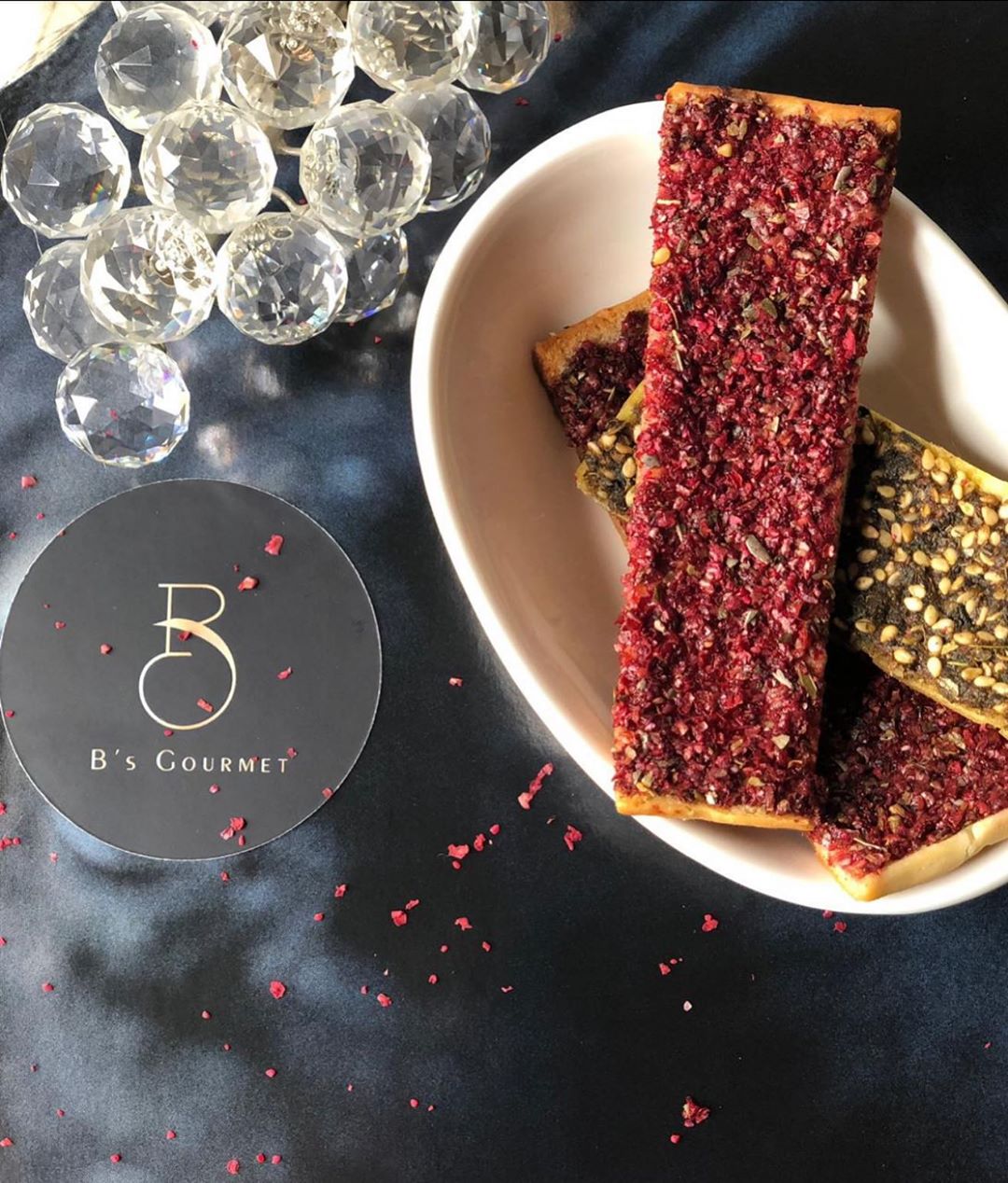 Did you miss it Stay home and enjoy it
#food #foodie #food_photography #yummy #crackers #delicious #instagood #foodblogger #foodlover #zaatar #healthyfood #restaurant #morning_snack #homemade #yum #طبخ #طبخات_سريعة #طبخات_سهله #زعتر #شابوره #بسكويت_مالح #موالح #نعين_ونعاون #اكلات_رمضان #طبخ_منزلي #خليك_بالبيت #مطبخي_نكهتي #سماق