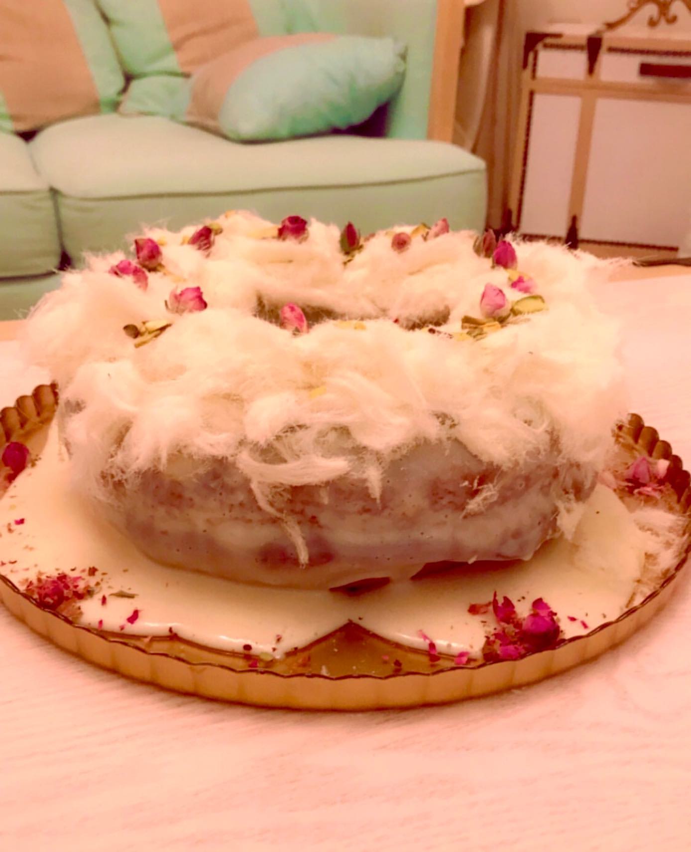 Pistachio rose cake
كيكة اللذاااذه والطعااامه والحنيييه
#كيكه #كيكات #كورونا #الرياض_الآن #الرياض