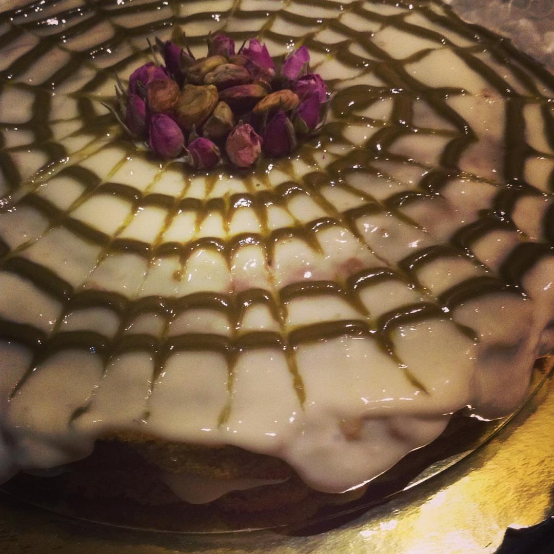 بسبوسة بكريمة الفستق
#بستاشيو #بسبوسة_فستق #بسبوسة_بالفستق #كريمة_الفستق #بسبوسه #ورد#كاسترد #قشطة#حلويات #دعاية #اعلان #ويكند #سويت#تقديم #حياكم