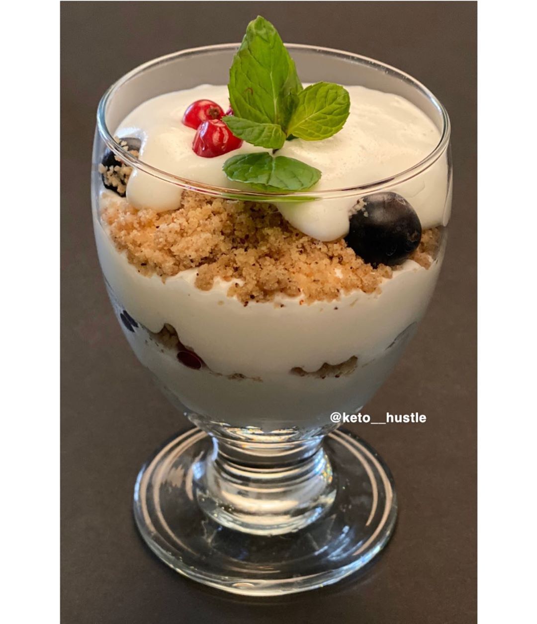 Cold and delicious non bake keto cheese cake
صُنعت بإتقان لكم
تحتوي على ٤ جرام كارب .. - - #كيتوني_تجاربكم #حلا_كيتوني #keto #ketorecipes #ketodiet #ketolife #ketofood #ketolove #كيتو_دايت #كيتو #كيتوني #كيتونيه #nocarbs #nosugar #organic #noartificialflavors #اكل_صحي #ketofriendly #ketosweets