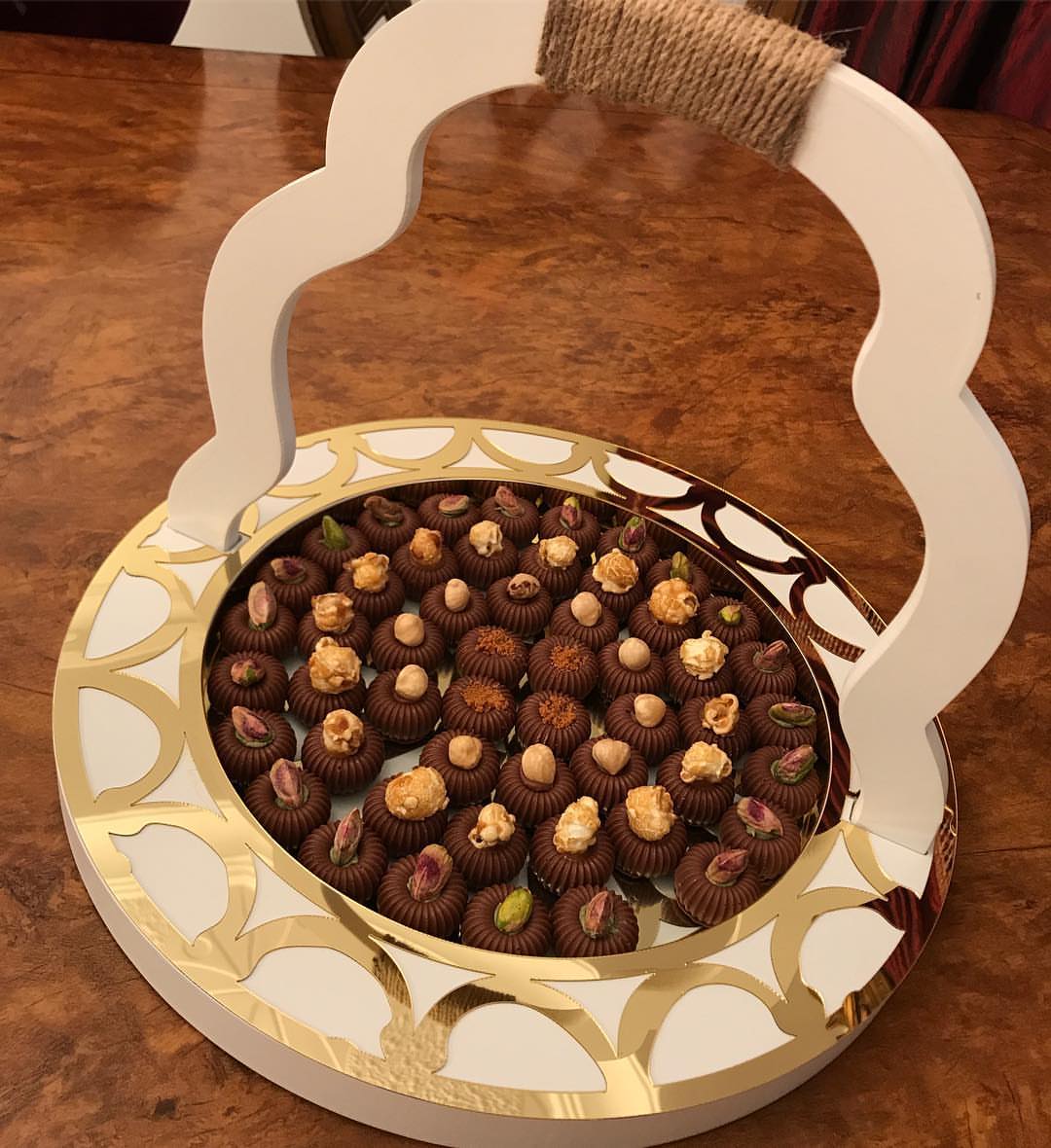 #اميزنق #شكولاتة_بلجيكية #شكولاتة #هند_القحطاني #مطاعم_الرياض #تقديمات_ضيافه #تقديمات_مميزة #تشكوليت #تقديماتكم #زواج #مناسبة_خاصة #مناسبات #تصويري