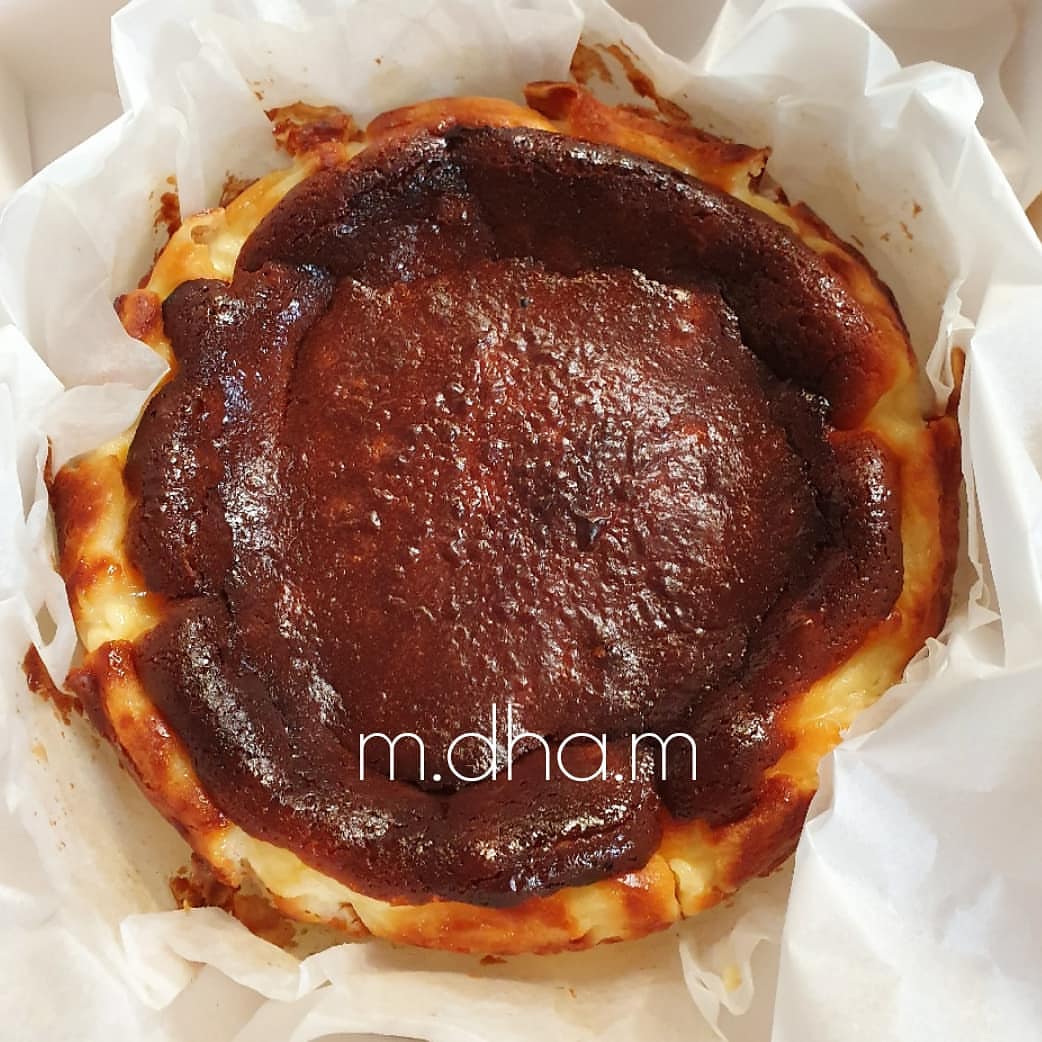 بيسك تشيزكيك❤
#مكة
#بيسك_تشيزكيك
#سان_سيباستيان_تشيزكيك
#روقان
#mametlama #MODHAM #makkah #basque_cheesecake #sansebastiancheesecake