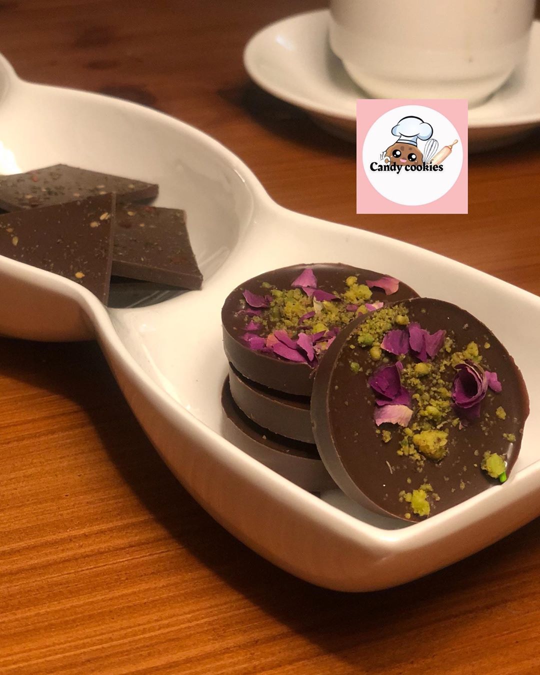 بعض اللقاءات مُدتها فنجان قهوة لكنها تُعطيك من العُمر أجمله♥️♥️