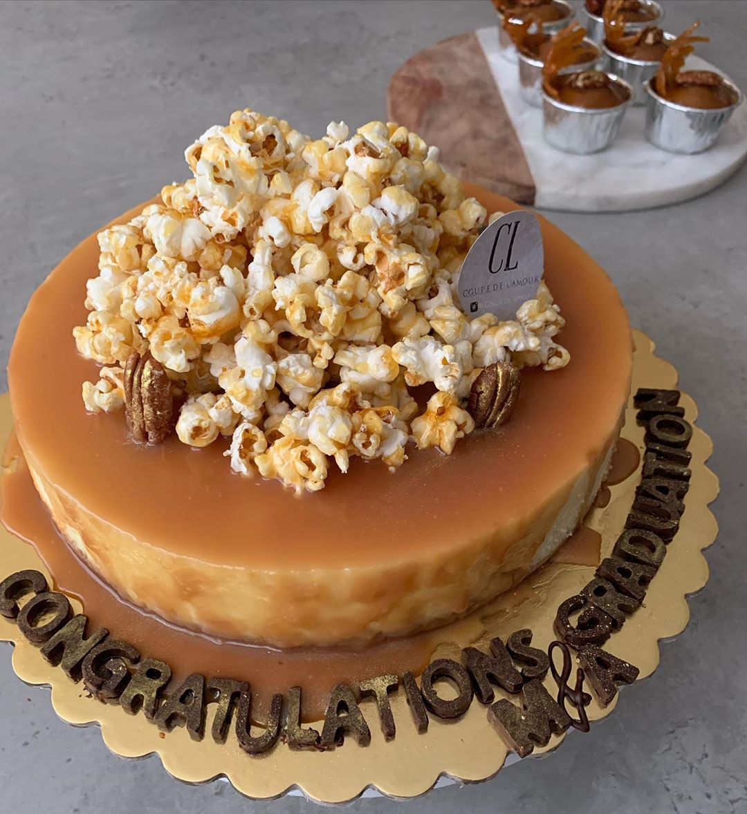 تشيز كيك البوب كورن بالكراميل المملح يليق في مناسباتكم .. تقدرون تطلبونه بالكتابة ✨. #coupedelamour bakery
#كوبي_دي_لامور
#الاحساء
#مشاريع_الاحساء
#كوفيهات_الاحساء
#تيراميسو
#قهوة_مختصة
#بودنغ_التمر
