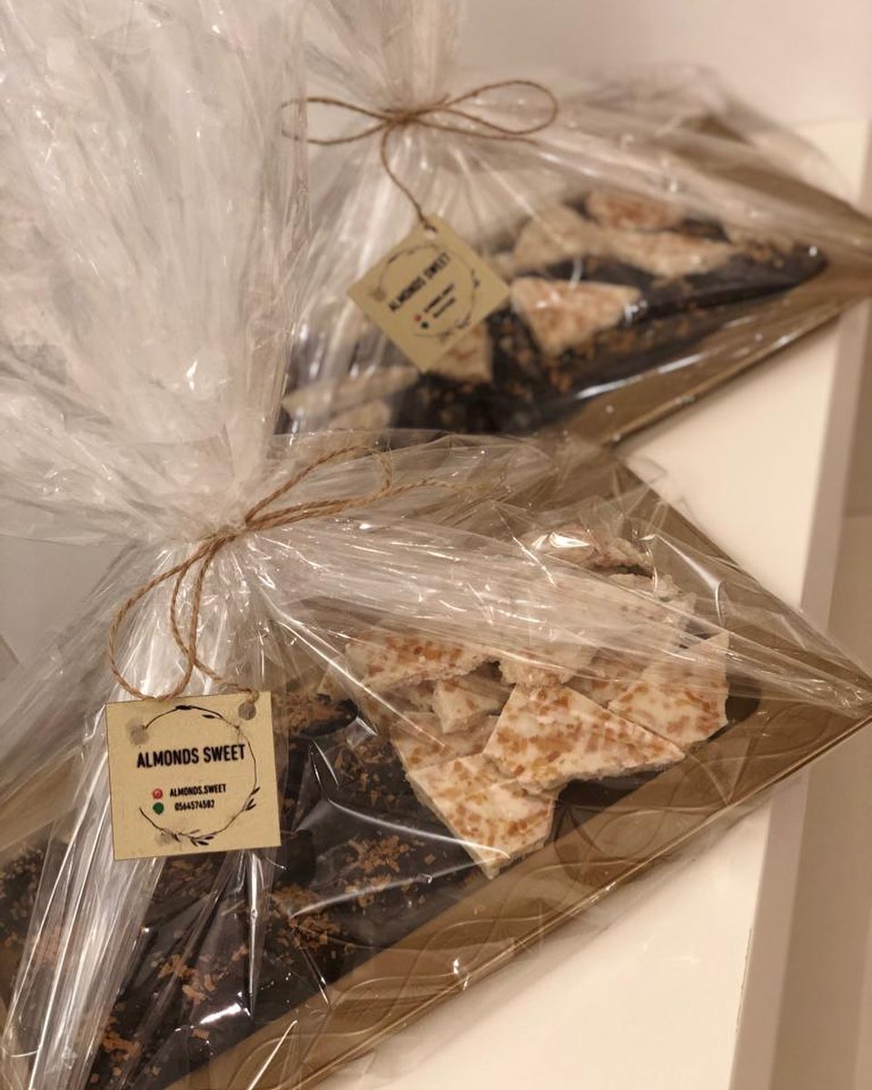 Almond bites