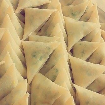لحم.. دجاج.. خضار.. الاجبان بأنواعها.. بطاطس