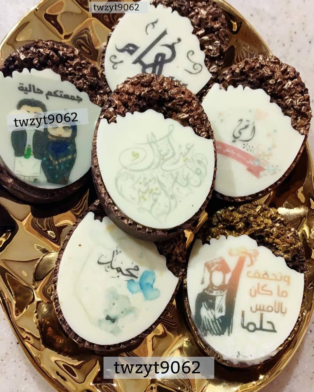 تنفيذ متجرنا للعيد والتخرج..القصيم
٠٥٠٠٩٣٩١١٥
.
.
.
#شوكلاته_مغلفه #شوكولاته_بلجيكيه #شوكلاته_مميزة #شرائح_الكابتشينو #تنسيقات_بنات #تنسيقات_العيد #تخرج #ضيافة_نسائية #ضيافتكم