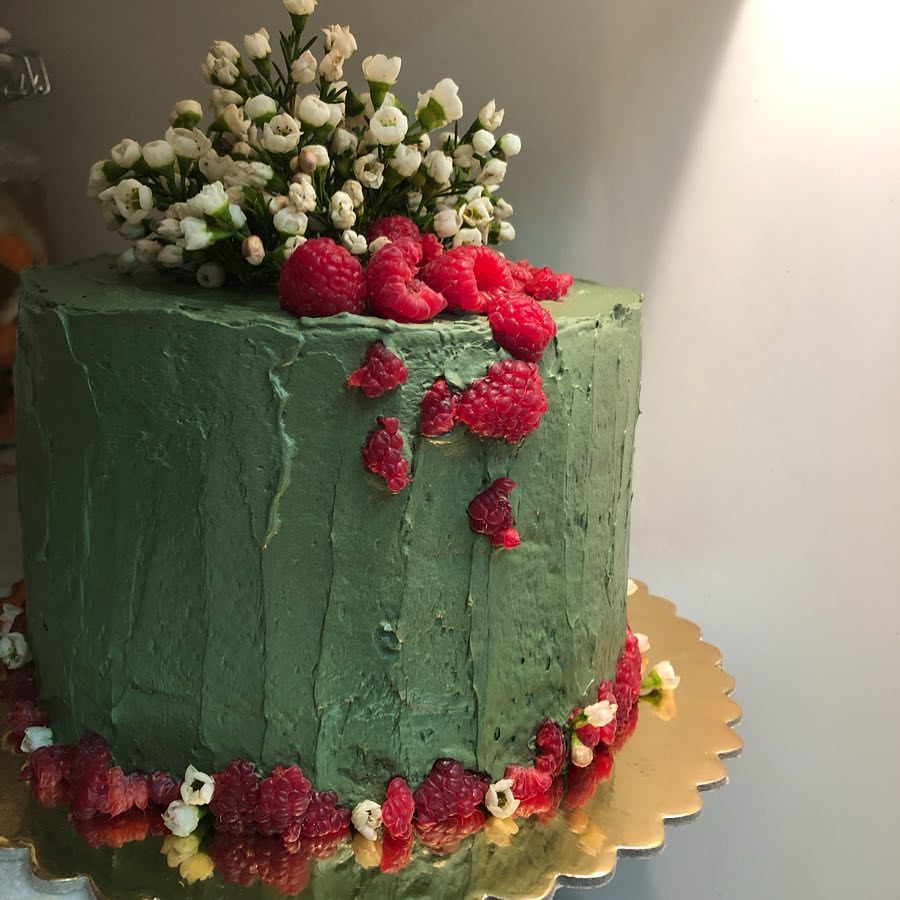 Treat yourself with love ❤️ #cake #كيك