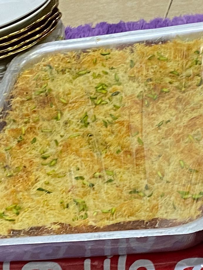 بسبوسة بالكنافة